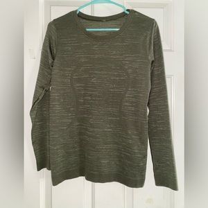 Long sleeve lululemon shirt